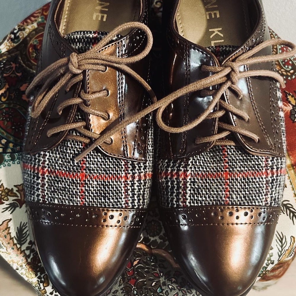 Anne Klein plaid Oxford shoes